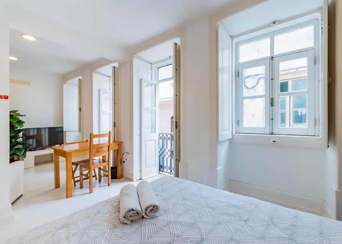 Sunday Lovers 53 Coimbra